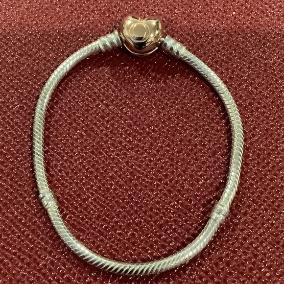 Pandora Moments Sterling Silver Snake Chain Bracelet,Gold Heart Clasp, Brand New - Picture 2 of 2
